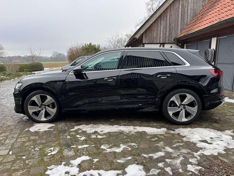Gebraucht Audi e-tron S-Line 230 kW (313 PS) 2021 Schwarz SUV