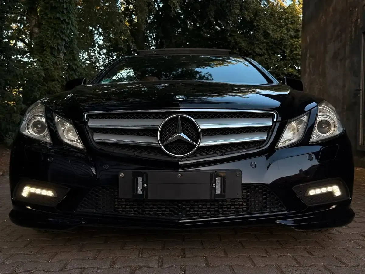 Gebraucht Mercedes E250 AMG 204 PS (150 kW) 2009 Schwarz Coupé