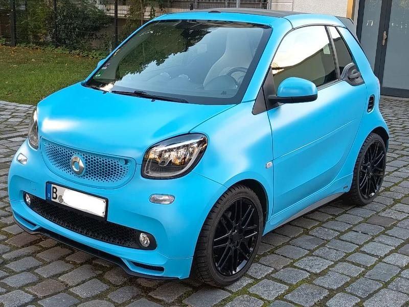 Blau Gebraucht 2017 Smart ForTwo Cabrio Brabus Cabrio | 20.999 € - Bild 1/4