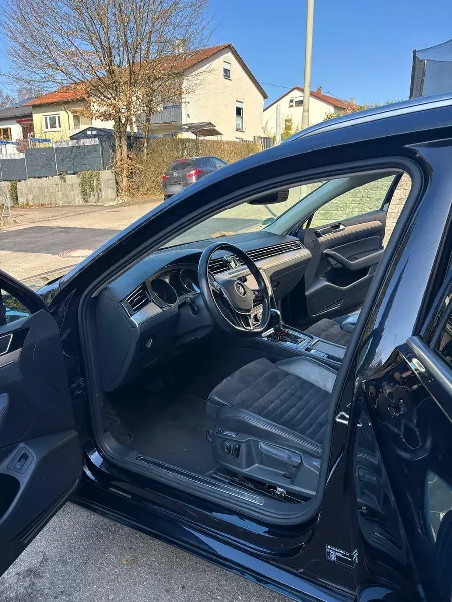 Gebraucht VW Passat Highline 190 PS (139 kW) 2017 Schwarz Kombi