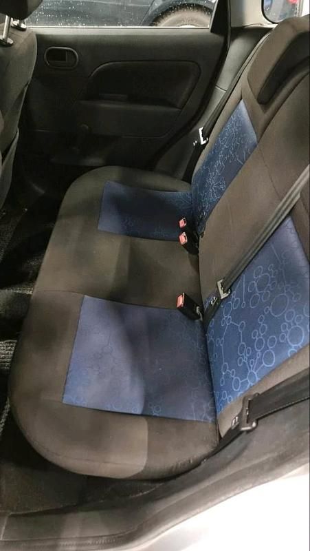 Gebraucht Ford Fiesta 80 PS (58 kW) 2008 Grau Kleinwagen