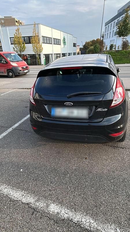 Gebraucht Ford Fiesta 75 PS (55 kW) 2014 Schwarz Kleinwagen