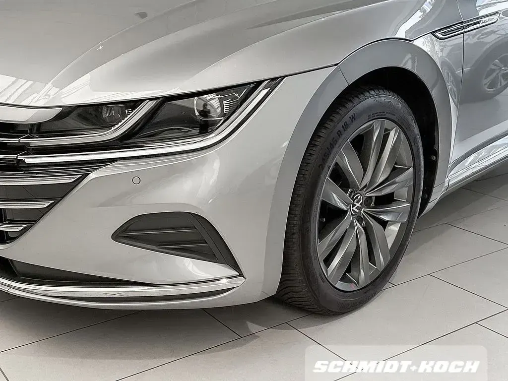 Gebraucht VW Arteon Elegance 150 PS (110 kW) 2023 Pyritsilber (silber) Limousine