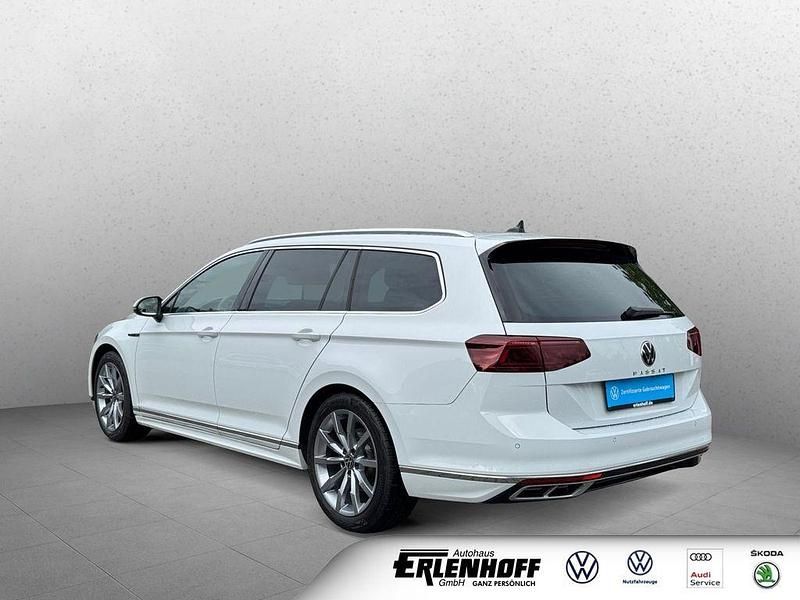 Gebraucht VW Passat Elegance 150 PS (110 kW) 2023 Weiß Kombi