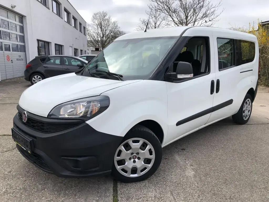 Gebraucht Fiat Doblò 101 PS (74 kW) 2021 Weiß Van / Kleinbus