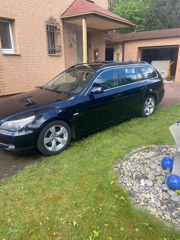 Gebraucht BMW 525 197 PS (144 kW) 2009 Schwarz Kombi