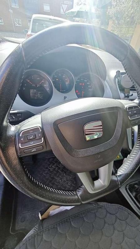 Gebraucht Seat Altea 4You 105 PS (77 kW) 2014 Grau Limousine