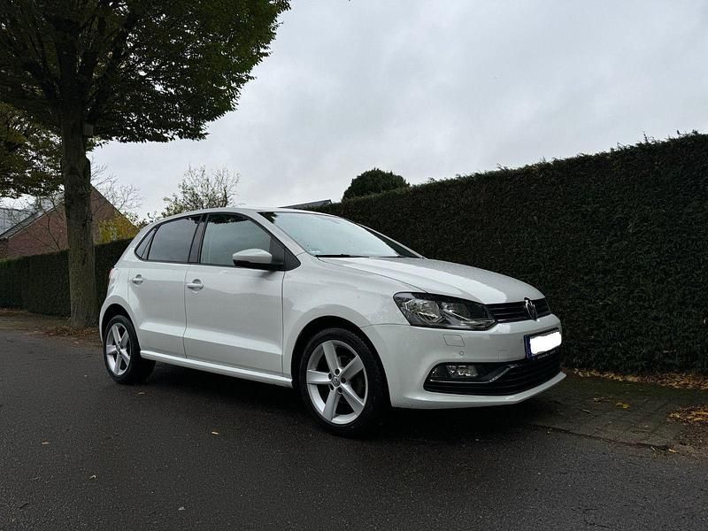 Weiß Gebraucht 2014 VW Polo Kleinwagen | 12.900 € (Teuer) - Bild 1/4
