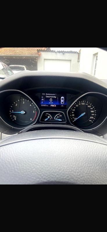 Gebraucht Ford Focus Trend 120 PS (88 kW) 2016 Grau Kombi