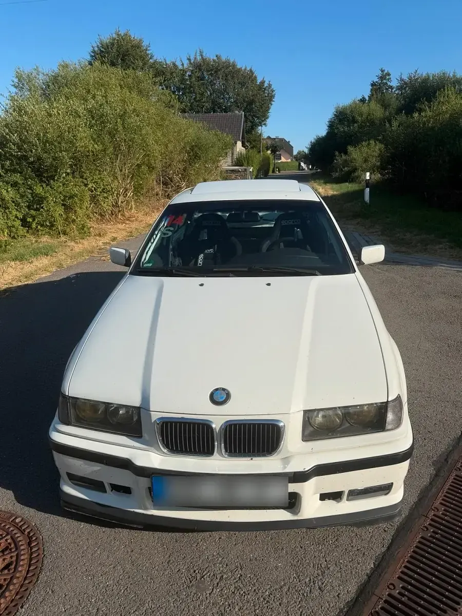 Gebraucht BMW 328 Basis 193 PS (141 kW) 1997 Weiß Limousine