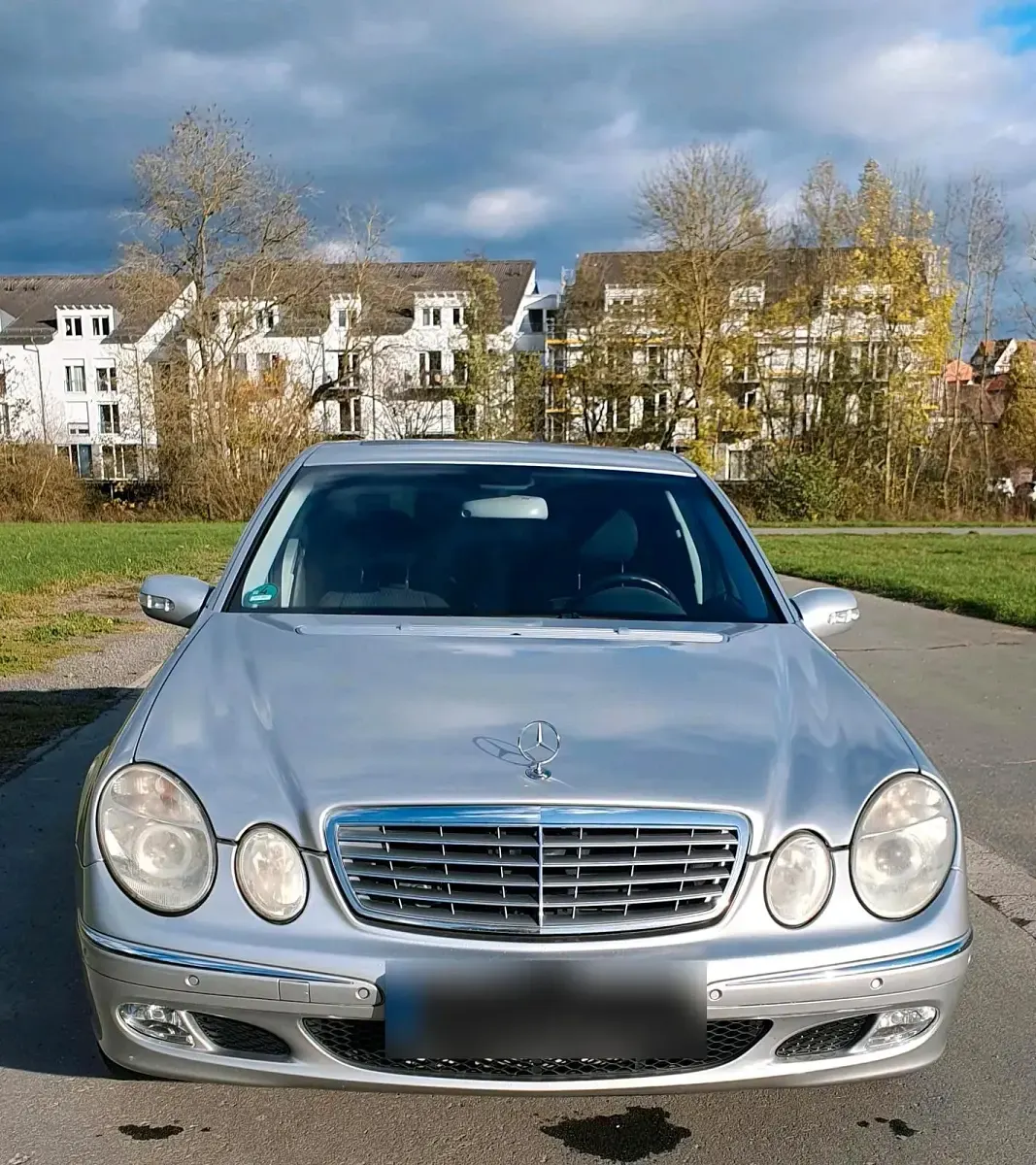 Używany Mercedes E240 177 KM (130 kW) 2003 Srebrny Sedan/Limuzyna