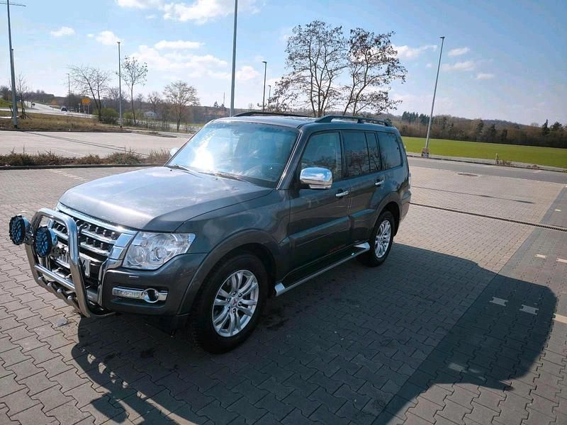 Second-hand Mitsubishi Pajero 2015 Gri SUV