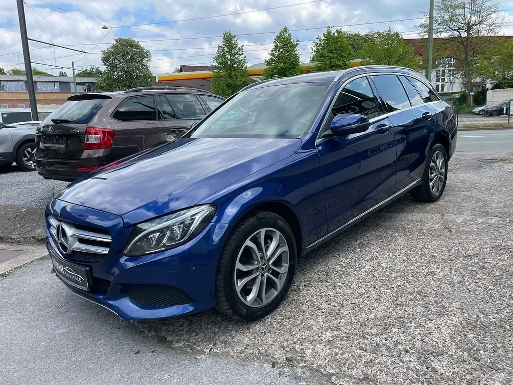 Gebraucht Mercedes C220 170 PS (125 kW) 2017 Blau Limousine