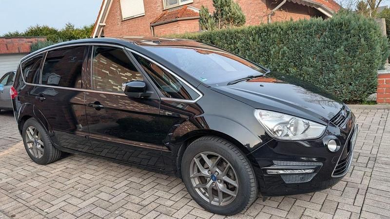 Gebraucht Ford S-MAX Titanium 140 PS (102 kW) 2012 Schwarz Van / Kleinbus