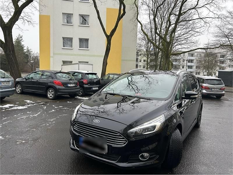 Schwarz Gebraucht 2018 Ford S-MAX S Van / Kleinbus | 13.800 € (Guter Preis) - Bild 1/4