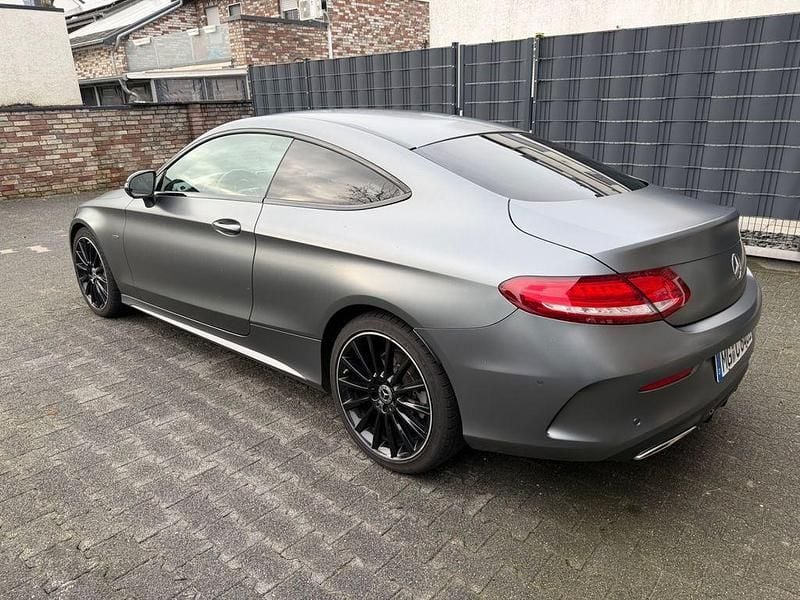 Gebraucht Mercedes C180 156 PS (114 kW) 2018 Grau Coupé