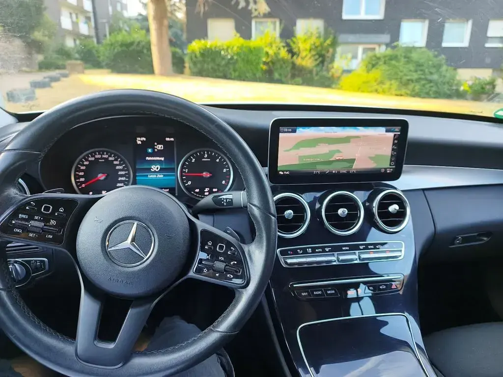Gebraucht Mercedes C200 150 PS (110 kW) 2018 Weiß Limousine