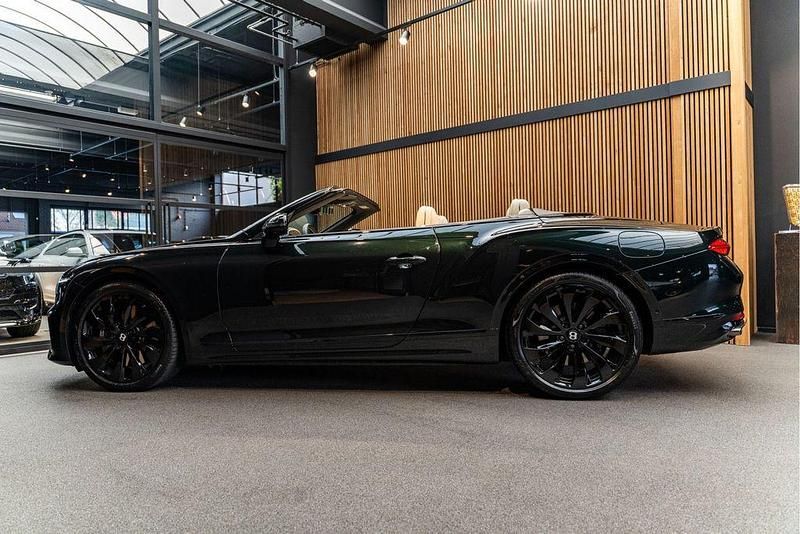 Gebraucht Bentley Continental 680 PS (500 kW) 2026 Grün Cabrio