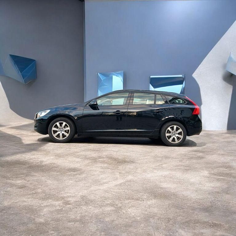 Gebraucht Volvo V60 Kinetic 163 PS (119 kW) 2012 Schwarz Kombi