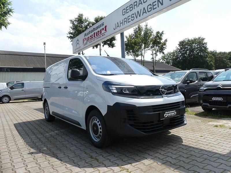 Gebraucht Opel Vivaro 120 PS (88 kW) 2024 Weiß Van / Kleinbus