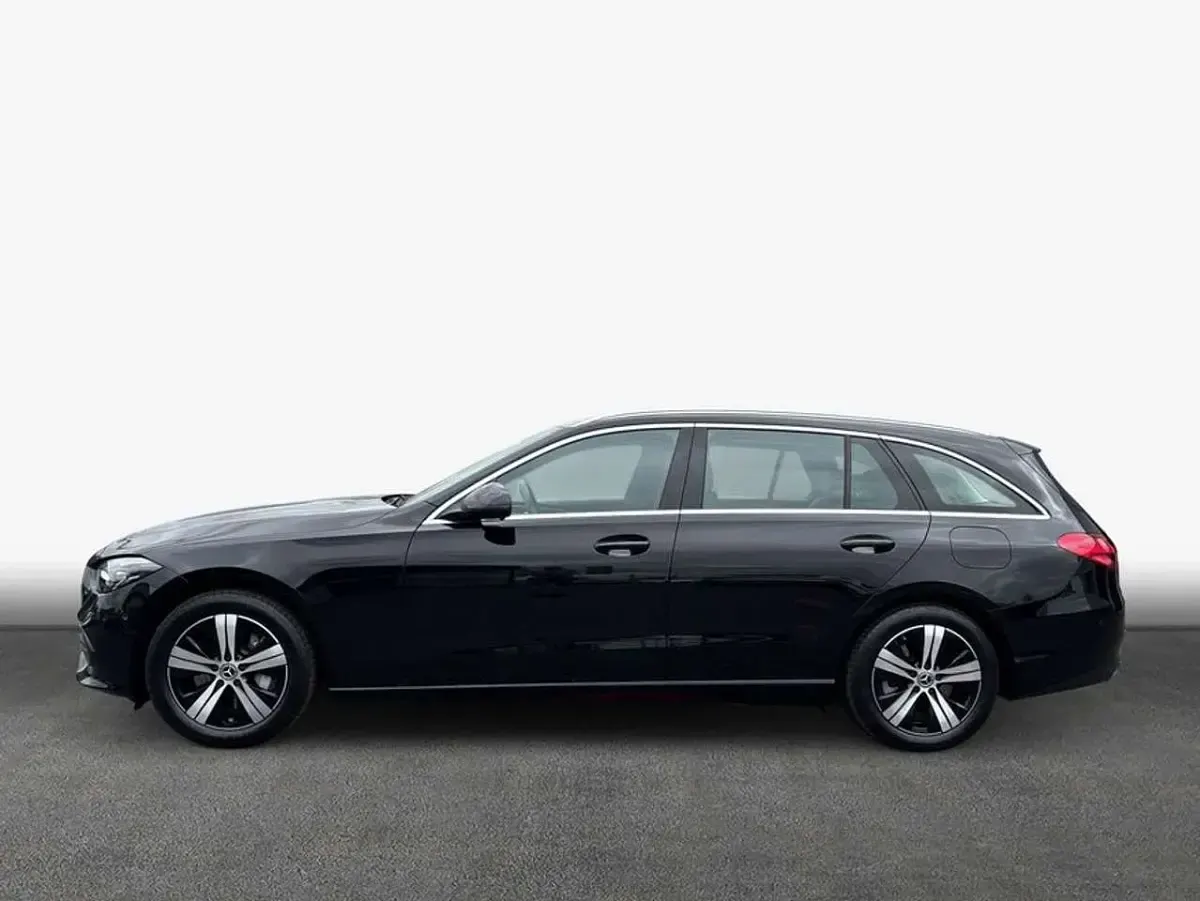 Gebraucht Mercedes C300 204 PS (150 kW) 2023 Schwarz Kombi