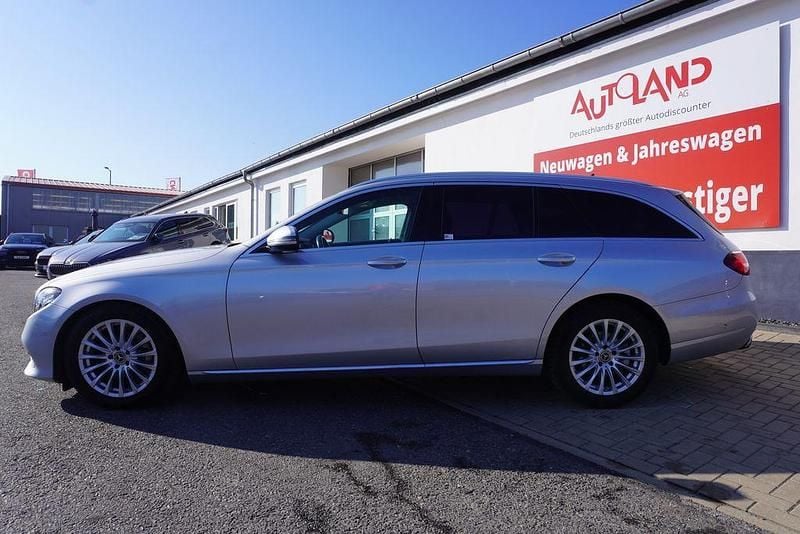 Gebraucht Mercedes E220 Avantgarde 194 PS (142 kW) 2018 Grau Limousine