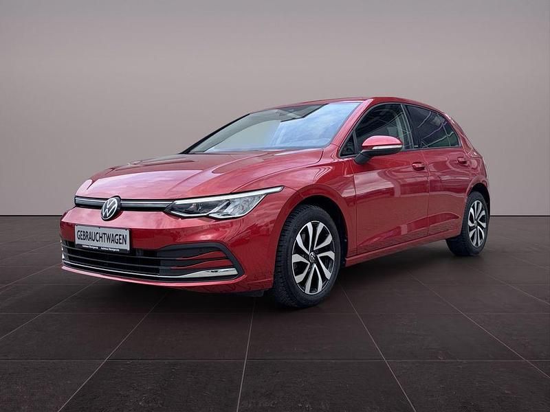 Gebraucht VW Golf VIII Active 110 PS (80 kW) 2021 Kings red metallic Limousine