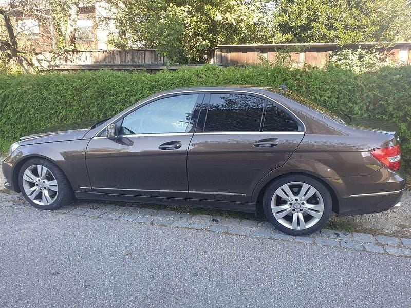 Gebraucht Mercedes C250 Elegance 204 PS (150 kW) 2012 Kombi