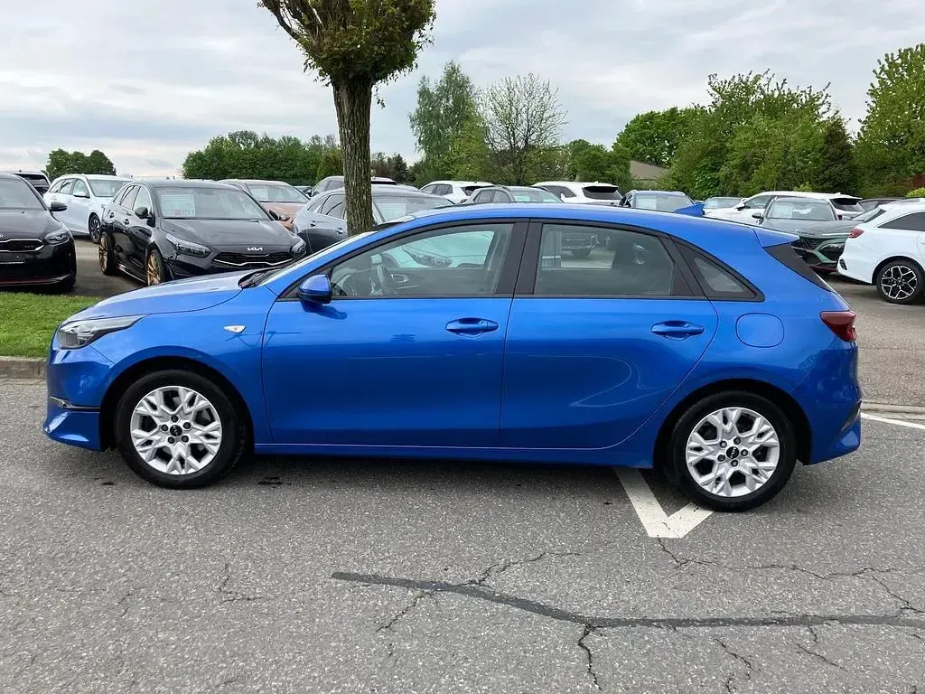 Gebraucht Kia Ceed Edition 7 101 PS (74 kW) 2022 Blue flame met. Kleinwagen