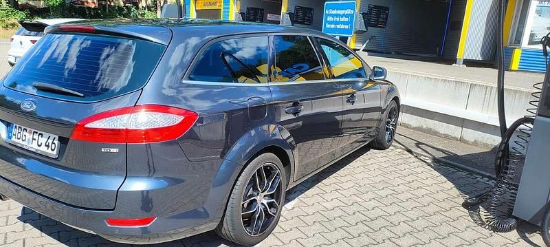 Gebraucht Ford Mondeo Titanium 140 PS (102 kW) 2009 Grau Kombi