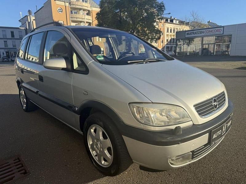 Gebraucht Opel Zafira Elegance 125 PS (91 kW) 2003 Silber Van / Kleinbus