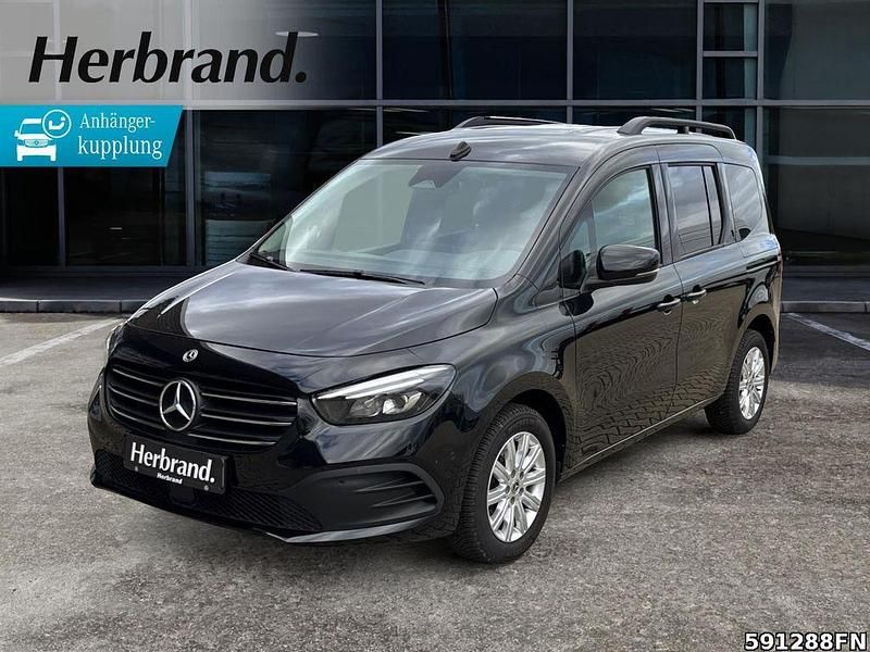 Schwarz Gebraucht 2024 Mercedes T180 Progressive Van / Kleinbus | 28.950 € (Fairer Preis) - Bild 1/4