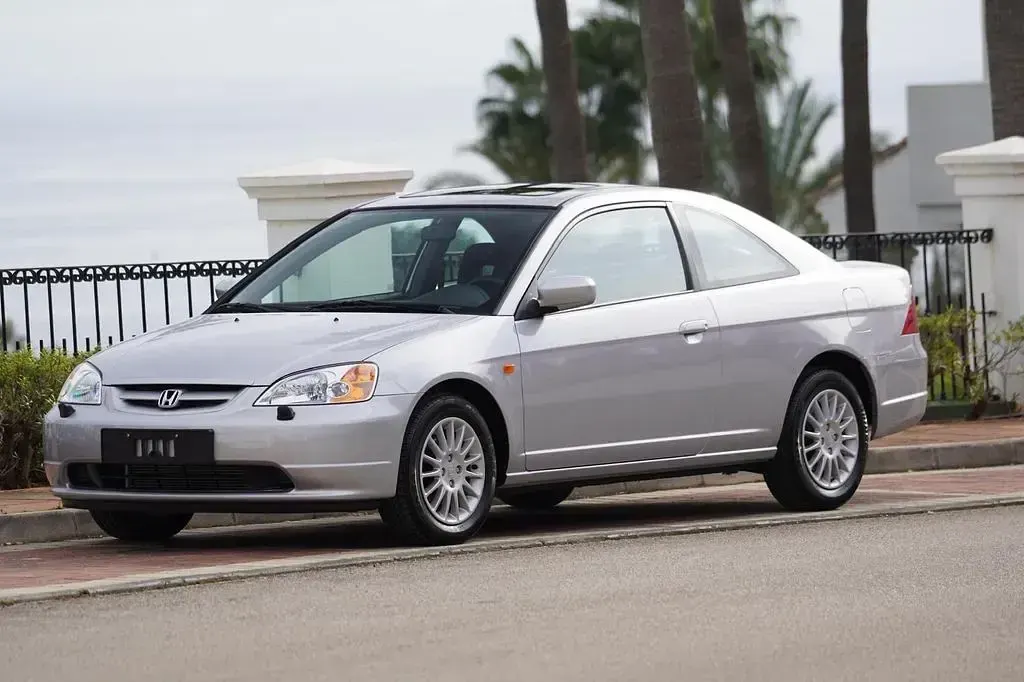 Gebraucht Honda Civic ES 125 PS (91 kW) 2002 Silber