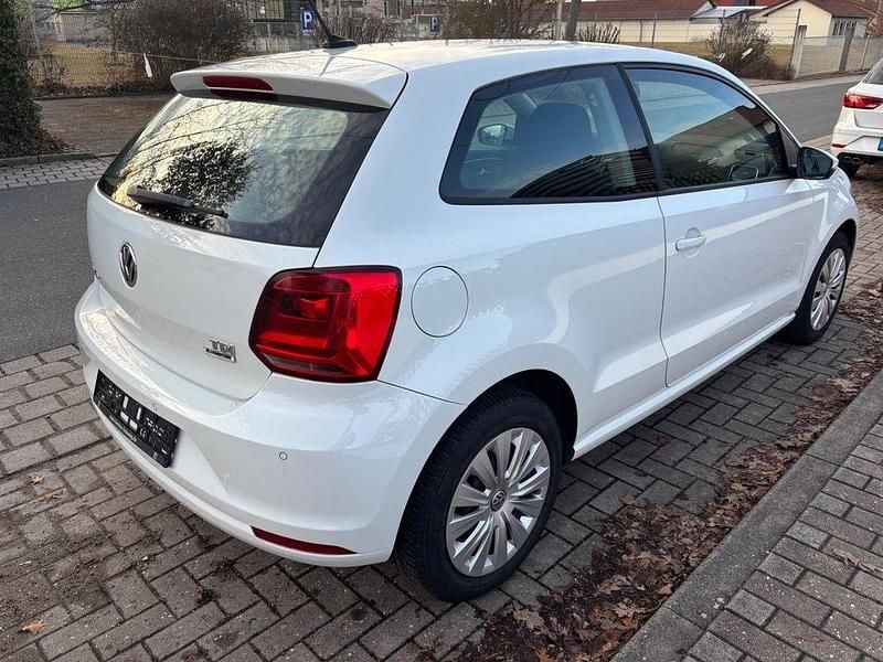 Gebraucht VW Polo LOUNGE 90 PS (66 kW) 2015 Weiß Kleinwagen