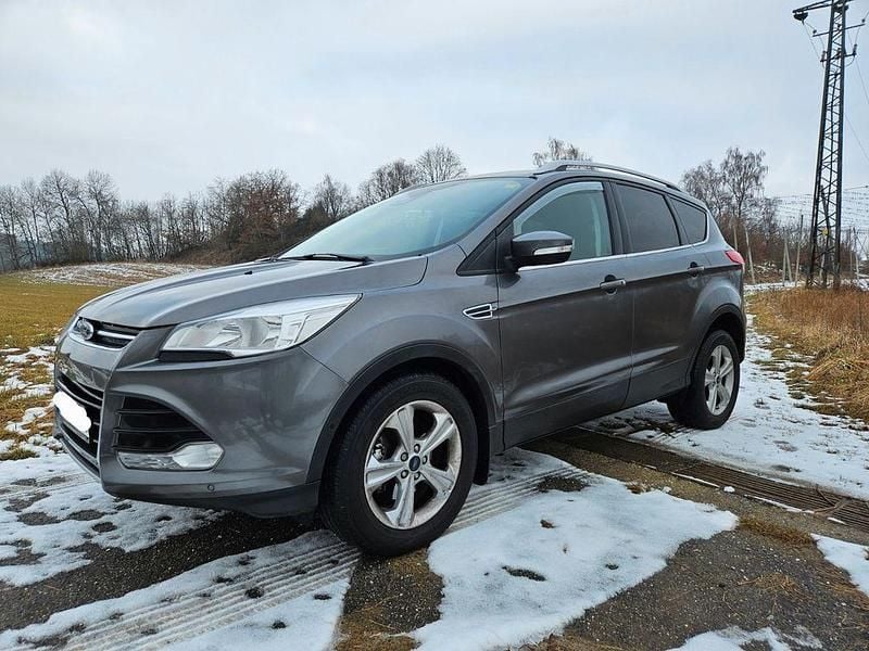 Grau Gebraucht 2013 Ford Kuga Titanium SUV | 10.800 € (Guter Preis) - Bild 1/4