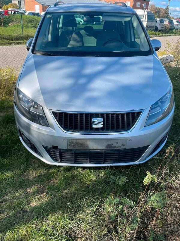 Violet Gebraucht 2011 Seat Alhambra Van / Kleinbus | 5.499 € (Fairer Preis) - Bild 1/4