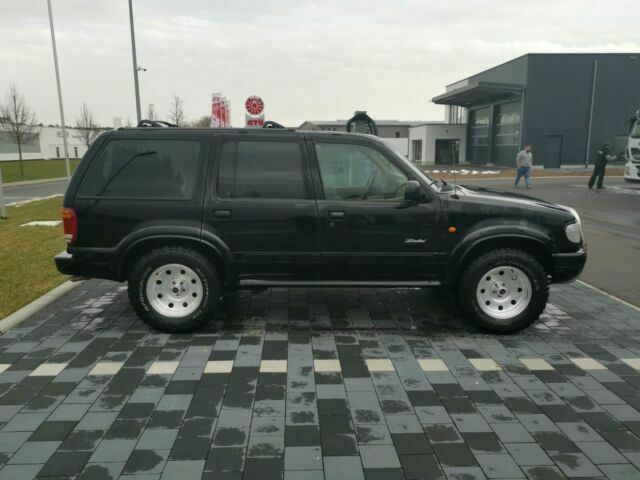 Ford explorer u2