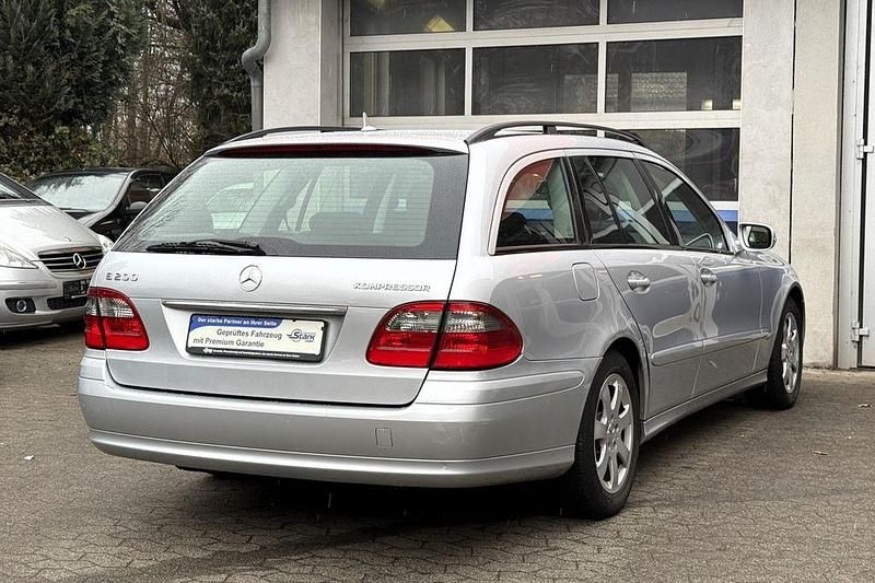 Gebraucht Mercedes E200 Elegance 184 PS (135 kW) 2007 Silber Limousine
