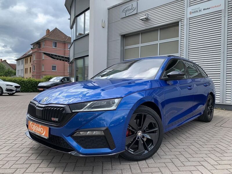 Blau Gebraucht 2024 Skoda Octavia RS Kombi | 34.740 € (Superpreis) - Bild 1/4