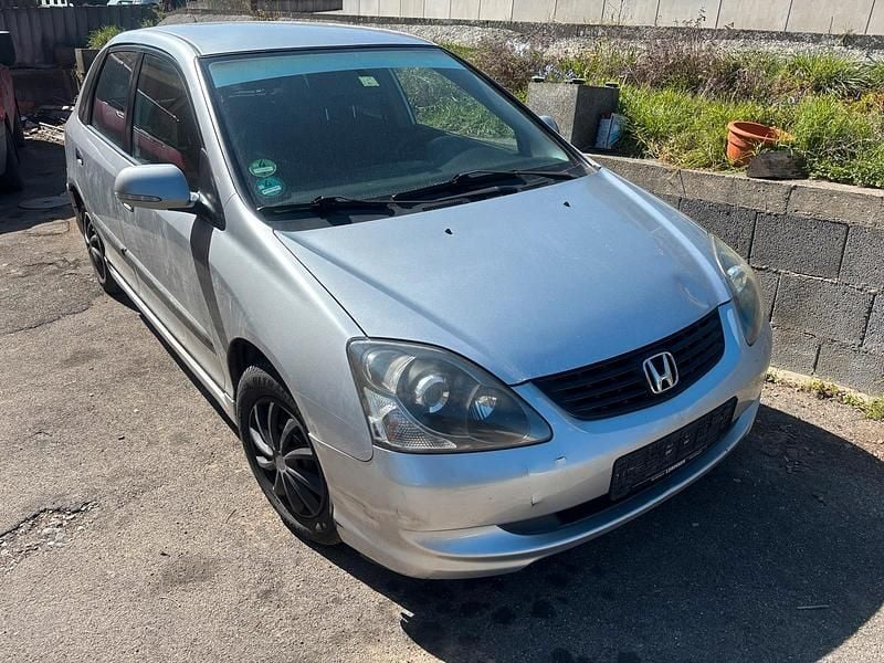 Second-hand Honda Civic 90 CP (66 kW) 2004 Argintiu Hatchback