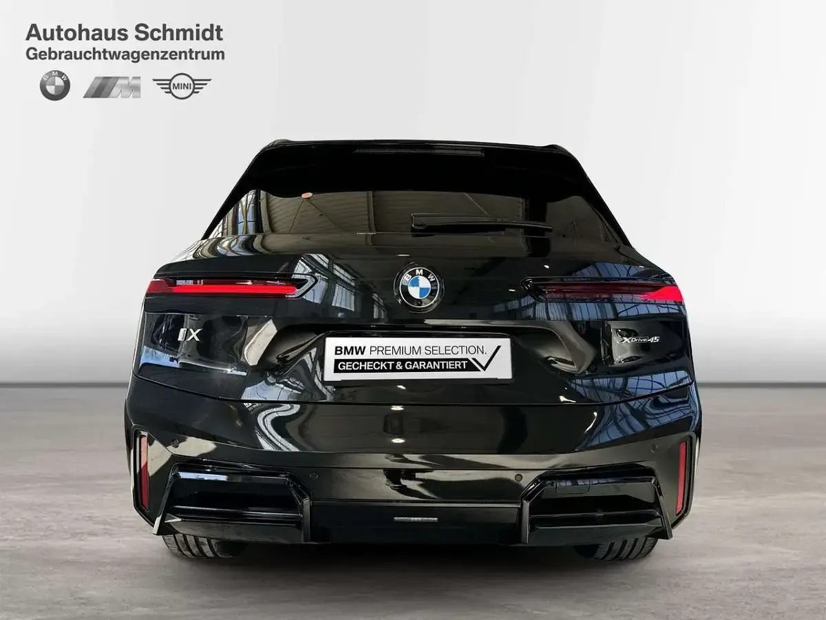 Gebraucht BMW iX M Sport 300 kW (408 PS) 2025 Saphirschwarz SUV