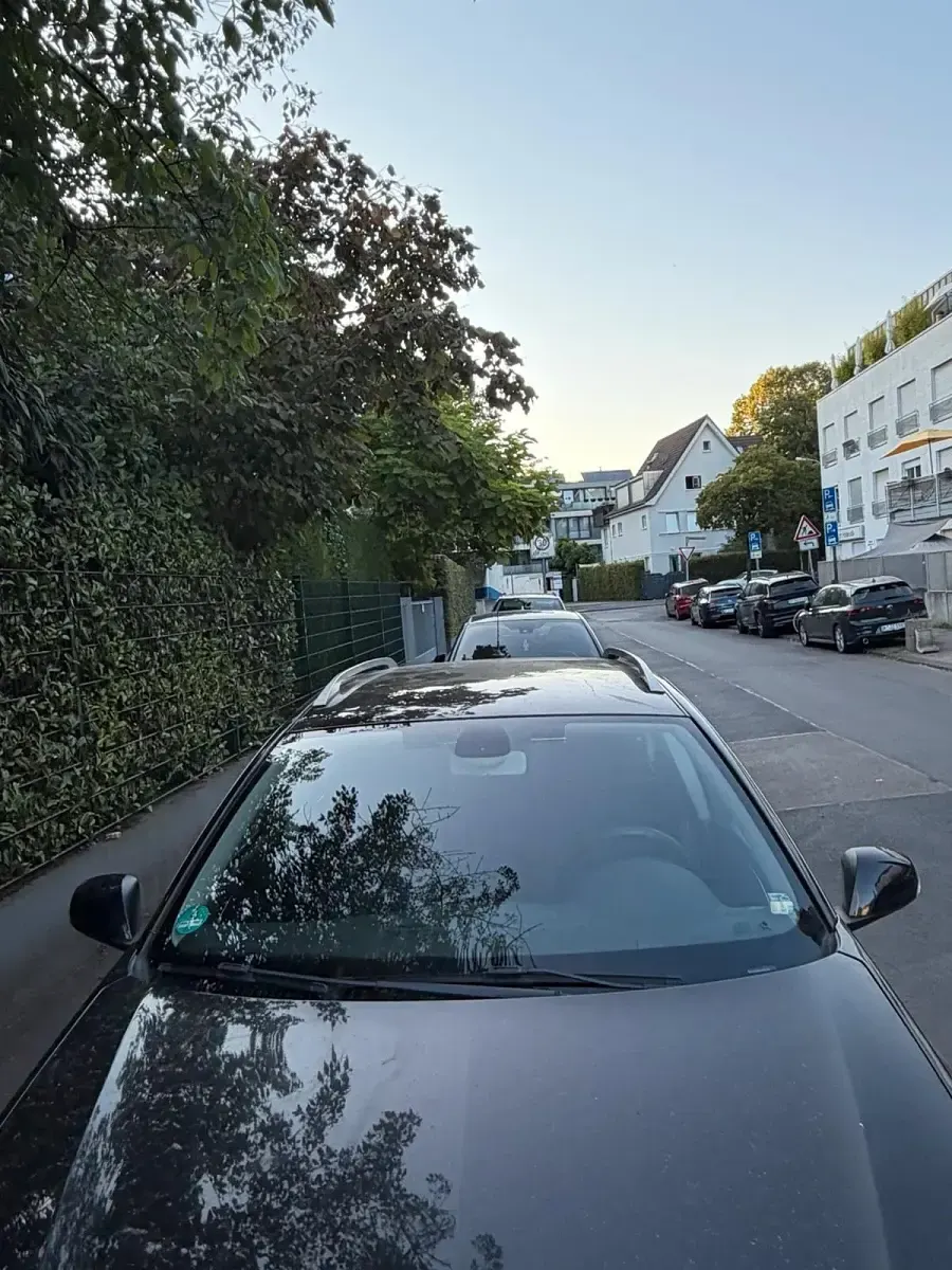 Gebraucht Renault Laguna III 140 PS (102 kW) 2011 Schwarz Kombi