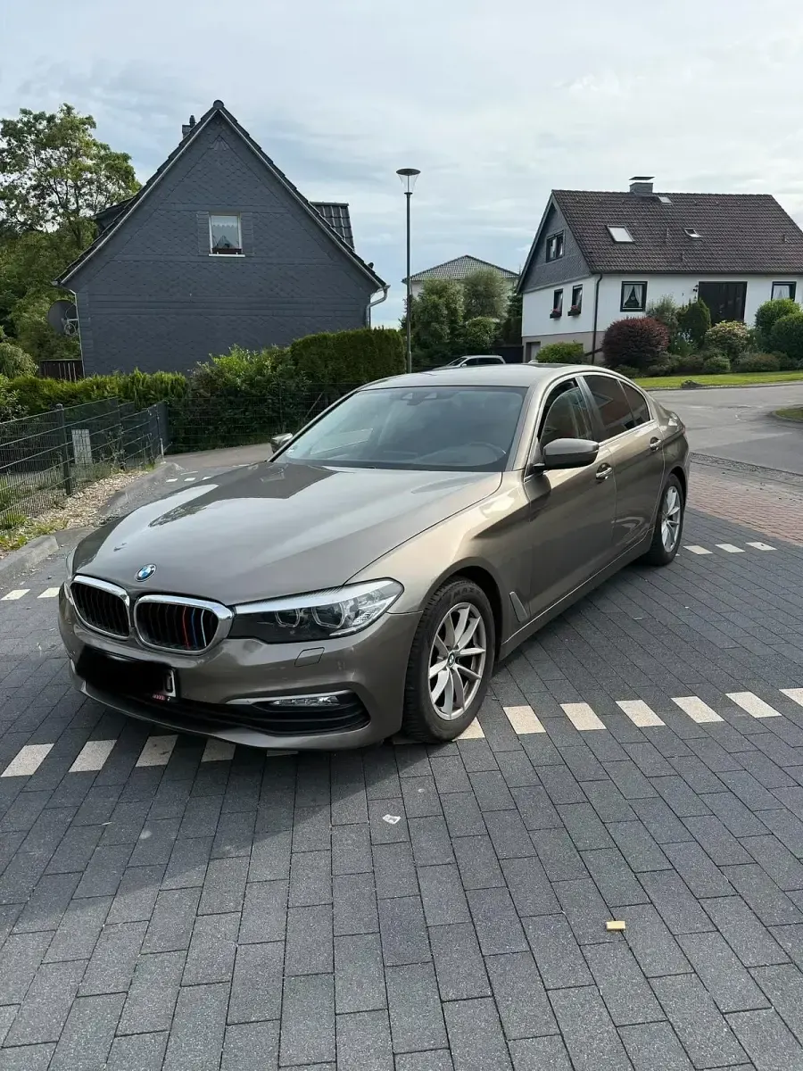 Gebraucht BMW 520 190 PS (139 kW) 2017 Beige Limousine