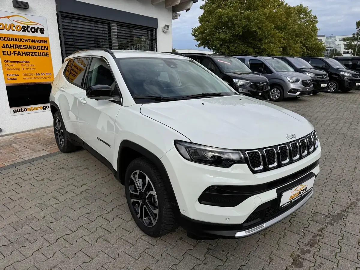 Gebraucht Jeep Compass Limited 150 PS (110 kW) 2021 Alpine white SUV