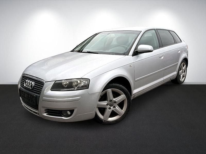 Silber Gebraucht 2007 Audi A3 Attraction Limousine | 2.290 € (Guter Preis) - Bild 1/4