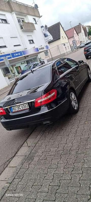 Gebraucht Mercedes E220 Avantgarde 170 PS (125 kW) 2012 Limousine