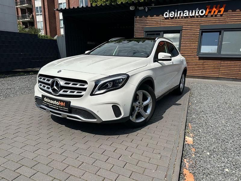 Weiß Gebraucht 2018 Mercedes GLA200 SUV | 21.999 € (Fairer Preis) - Bild 1/4