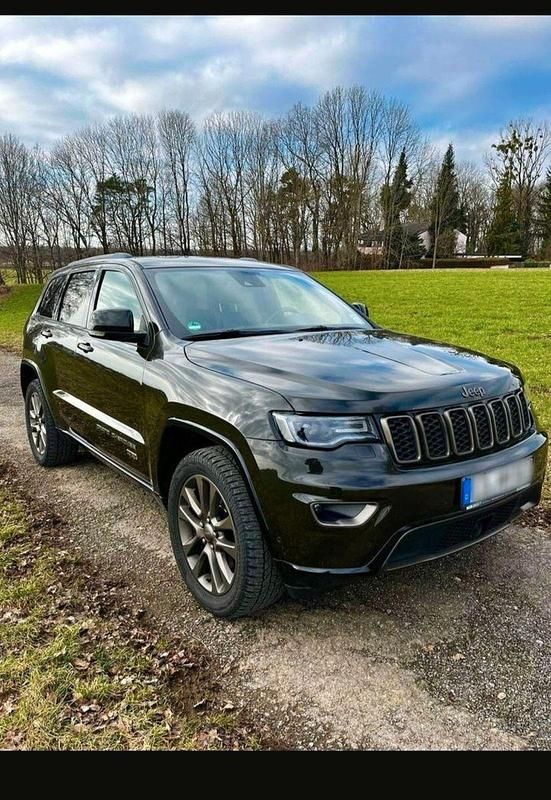 Grün Gebraucht 2016 Jeep Grand Cherokee SUV | 18.800 € (Fairer Preis) - Bild 1/4