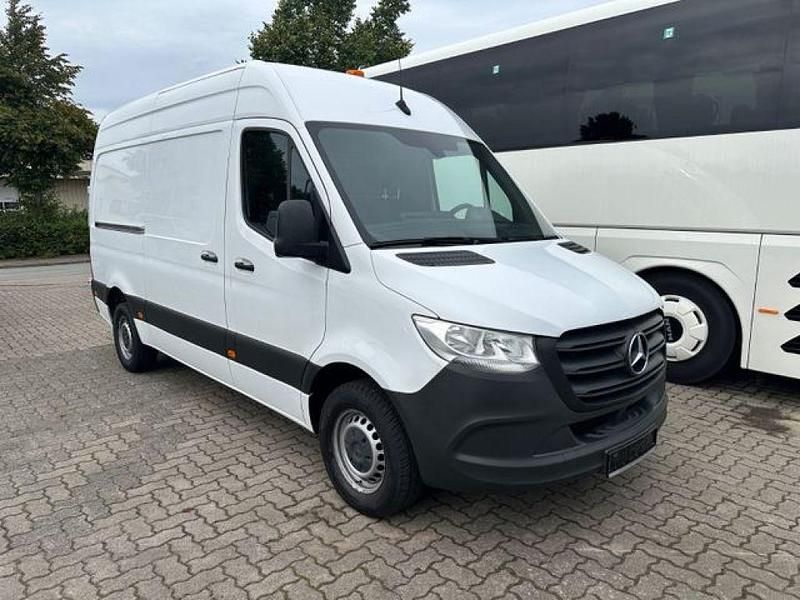 Gebraucht Mercedes Sprinter 163 PS (119 kW) 2020 Arktikweiss Van