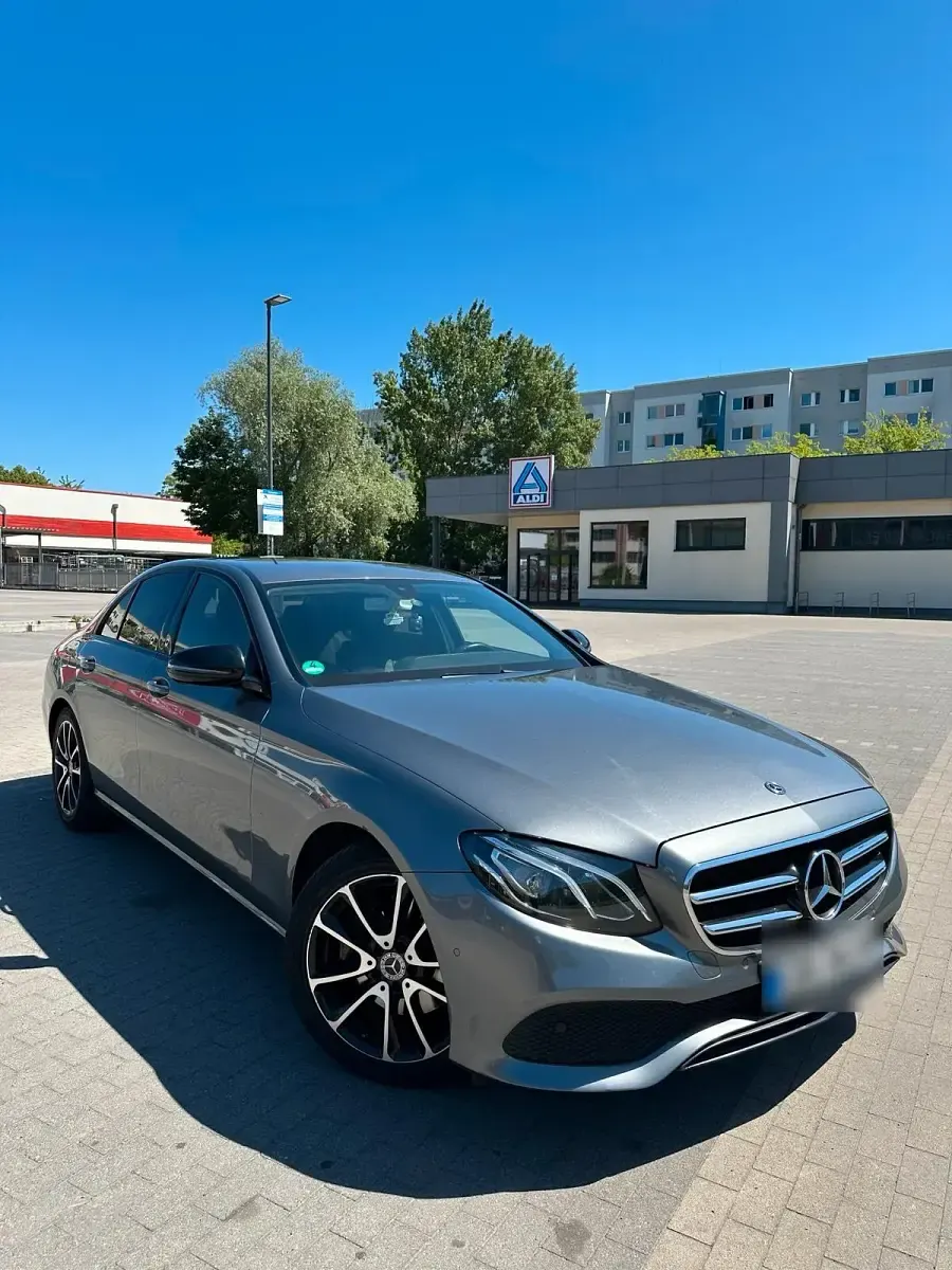 Gebraucht Mercedes E200 184 PS (135 kW) 2018 Grau Limousine